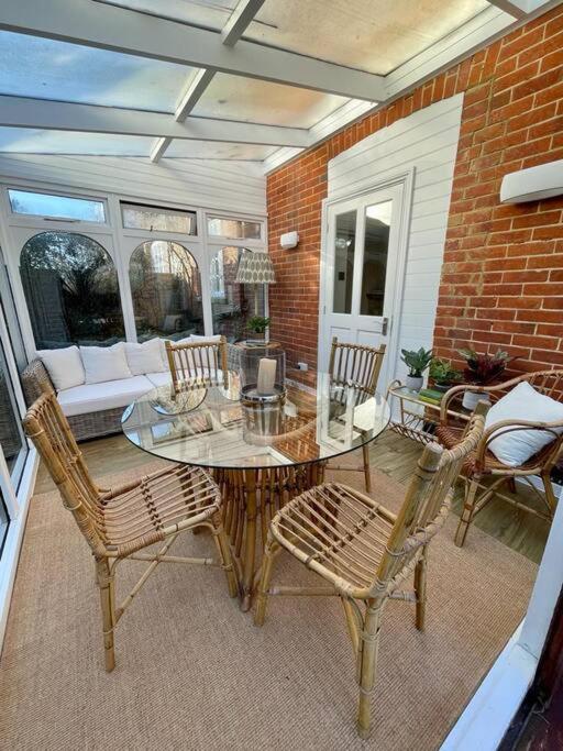 Northbrook Cottage, Farnham, Up To 8 Adults 法纳姆 外观 照片